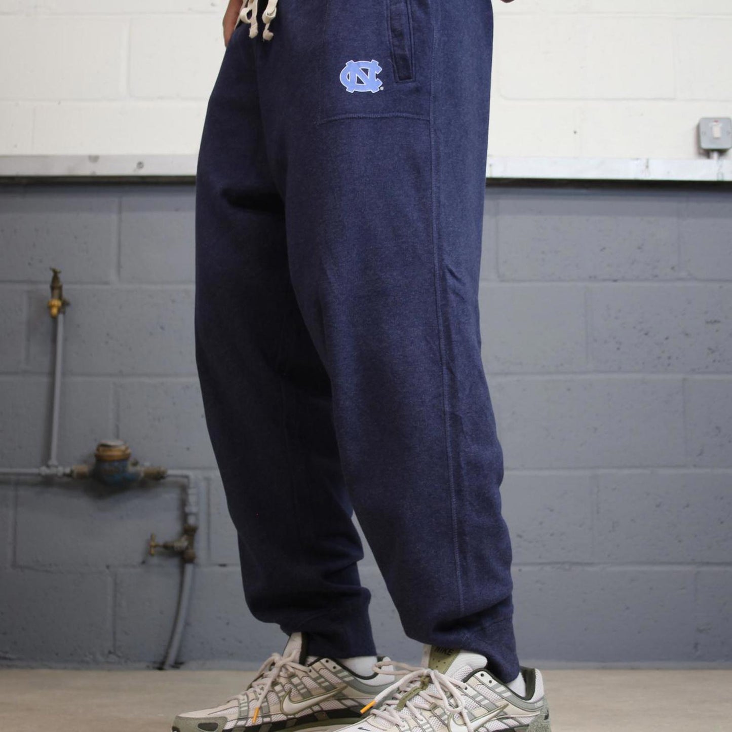 Vintage y2k navy Champion joggers XXL loose sweatpants cuffed legs drawstring waist