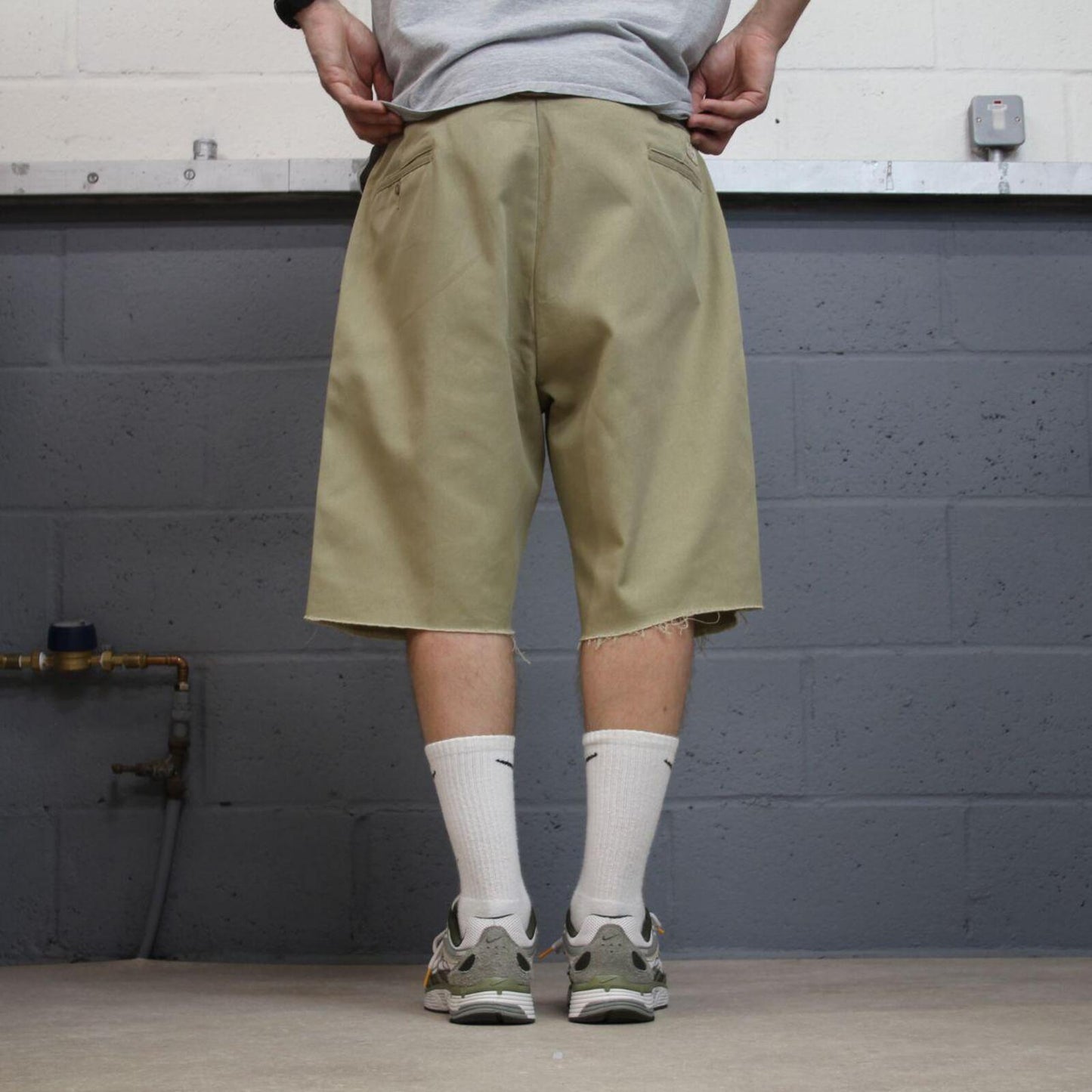 Dickies chino shorts loose khaki Twill chino skater style shorts loose leg