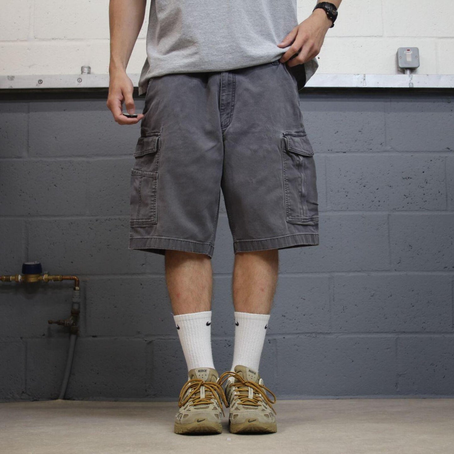 Carhartt cargo shorts loose canvas grey Canvasy relaxed fit skate style shorts