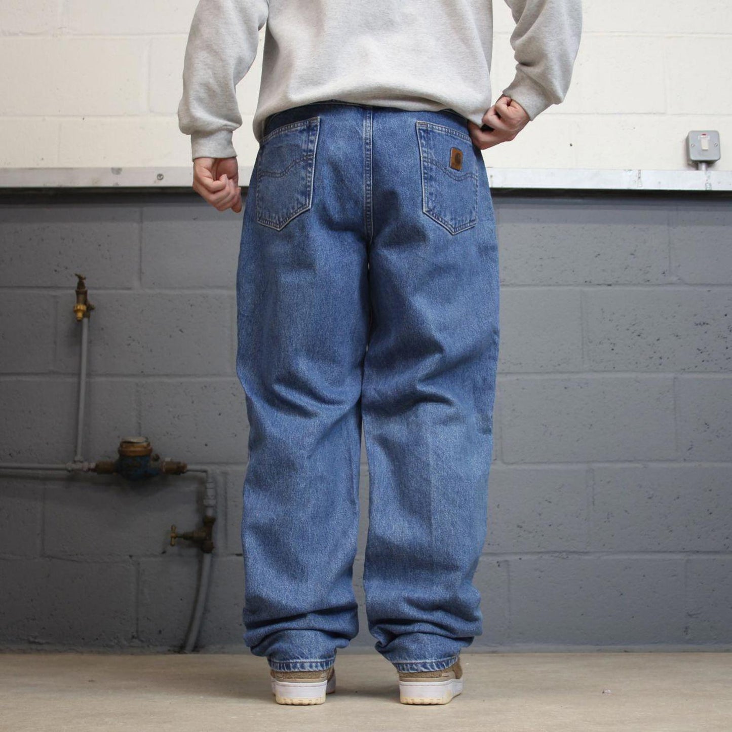 Vintage Carhartt jeans 90s skater style W36L32 blue denim 5 pocket workwear jeans