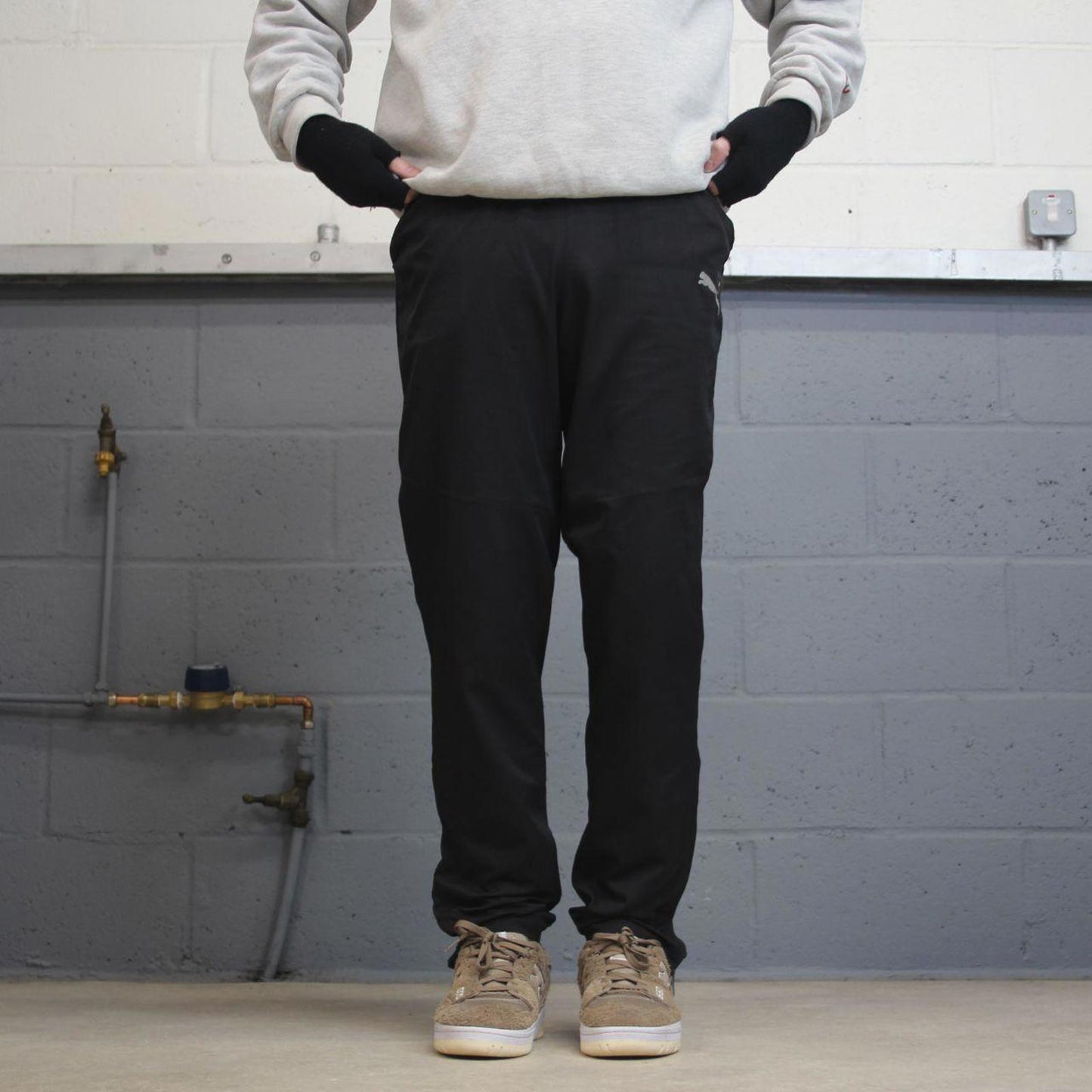 Puma gym trackies medium y2k style slim joggers print logo sportswear pants