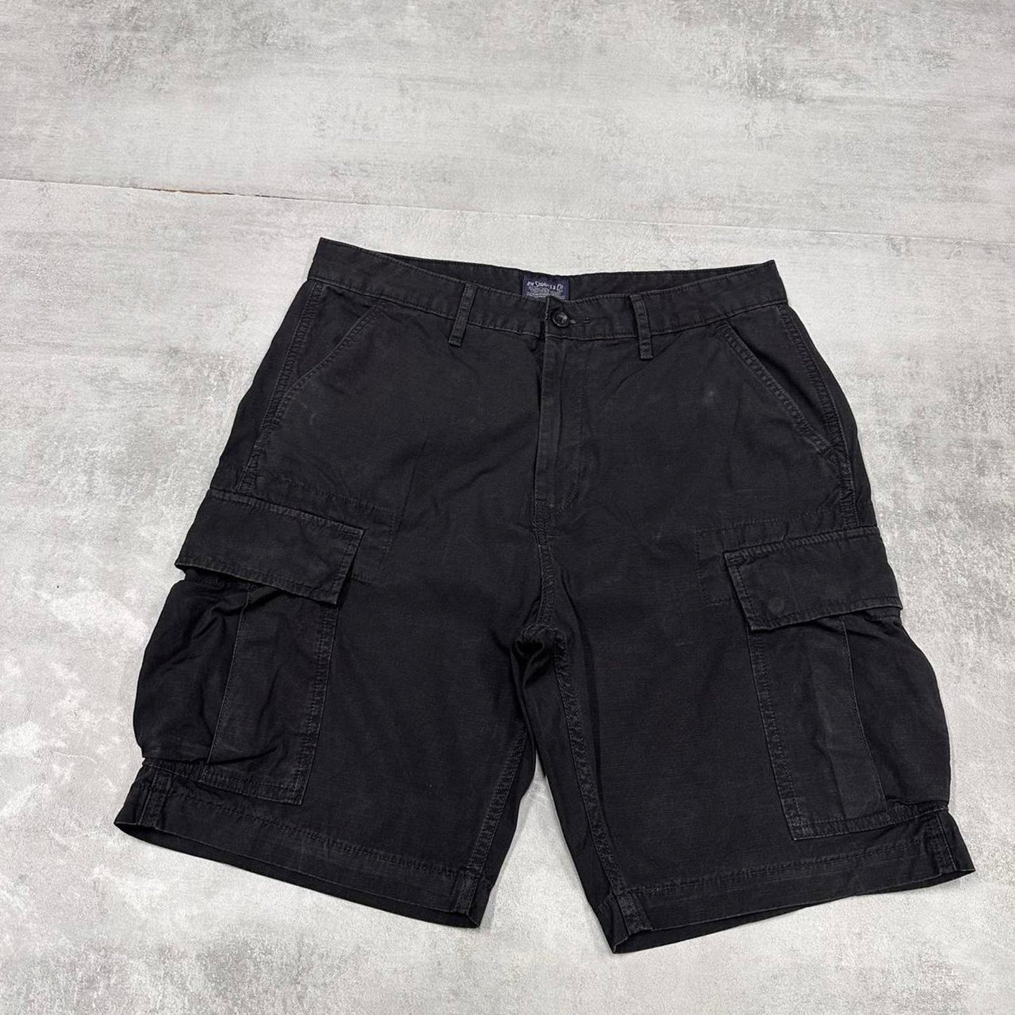 Mens Black Levis cargo shorts W34