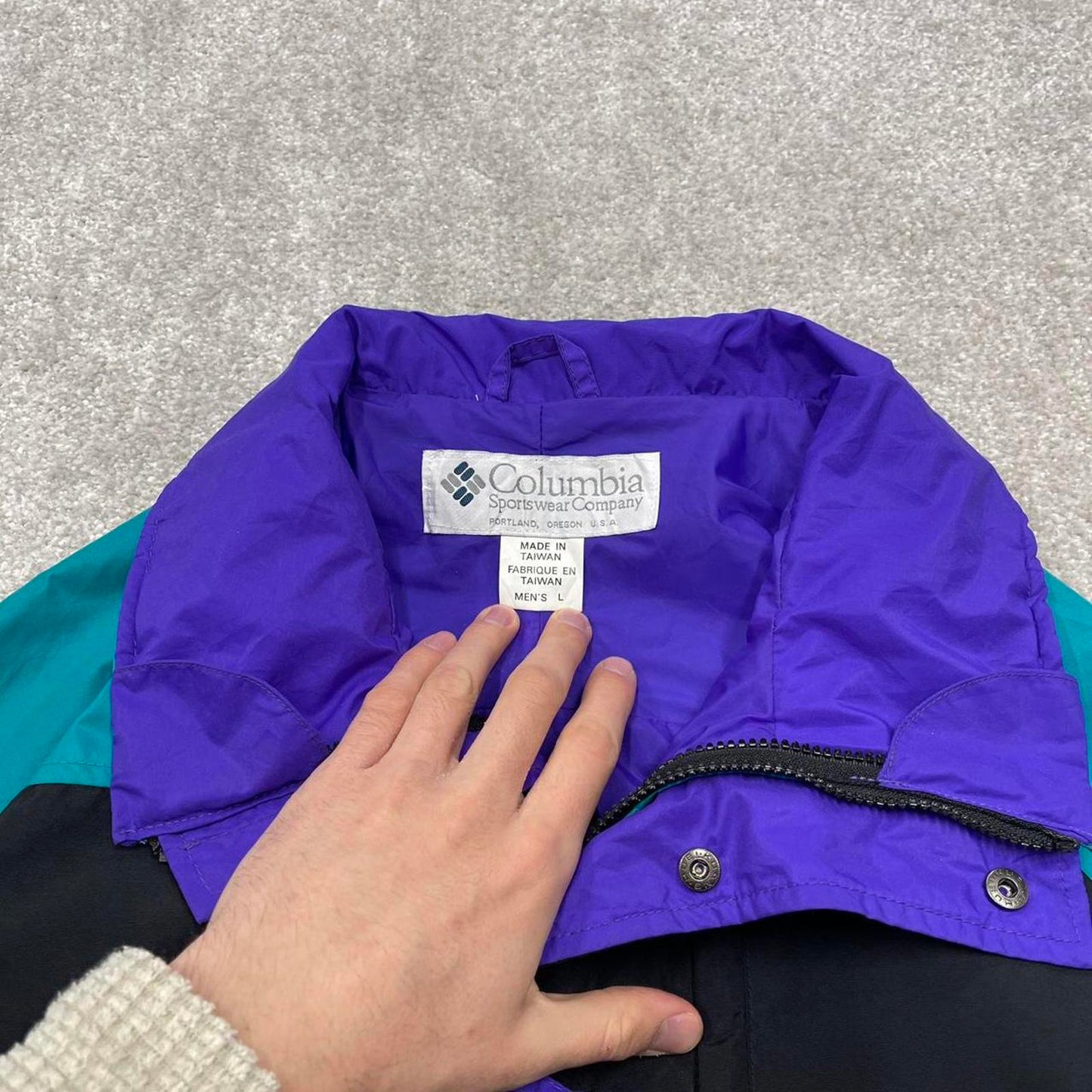 Vintage y2k Columbia technical windbreaker jacket black Zip pockets patch logo block colour coat