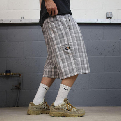 Dickies baggy checkered shorts carpenter grey white Chino check surf shorts long wide leg festival