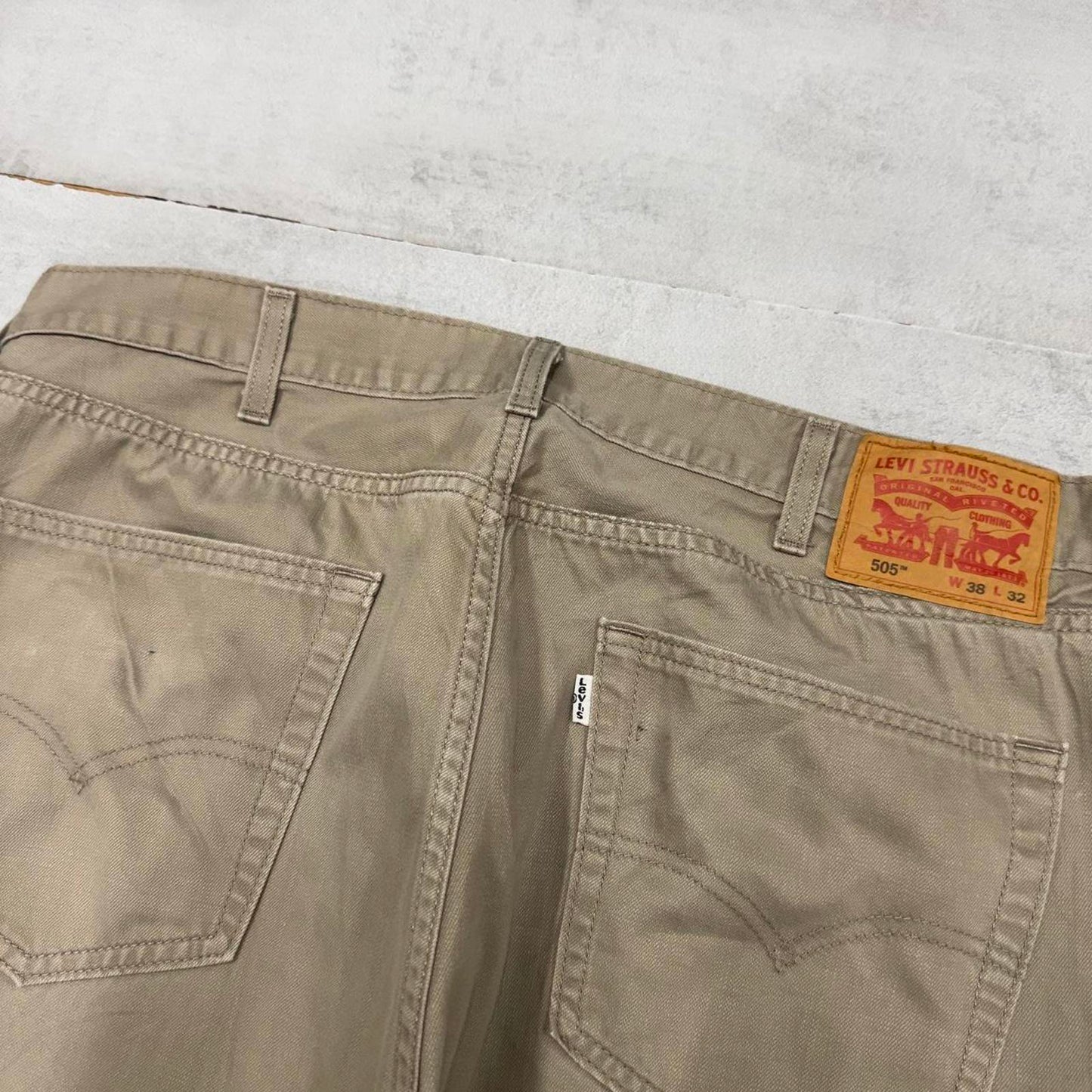 Beige Levis 505 jeans W38L32 straight leg y2k style pants tab logo
