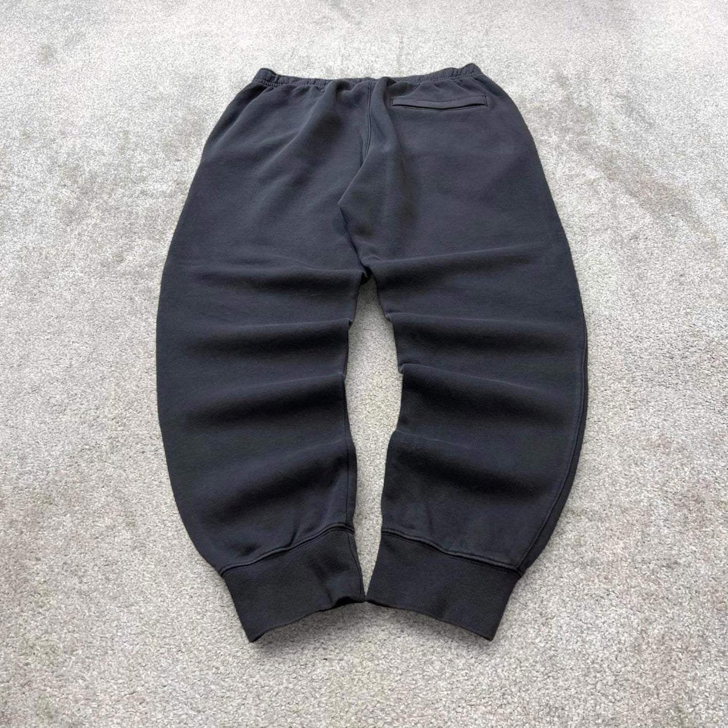 Dark Grey Nike sweatpants medium loose y2k style joggers Swoosh logo gym wear track pants