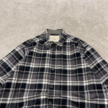 Checkered plaid flannel shirt autumnal M black Weatherproof men's long sleeve button up y2k style