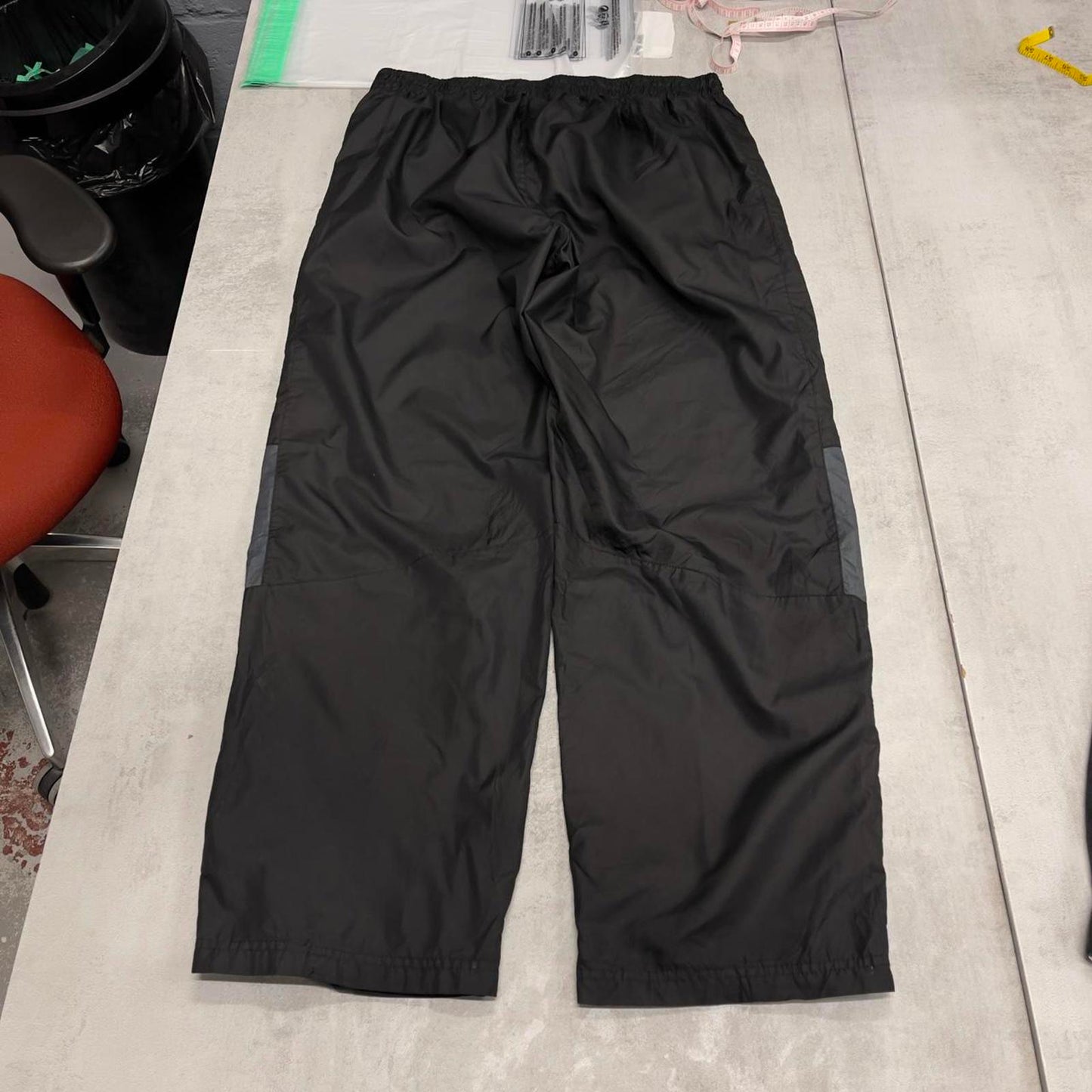 Black baggy Starter tracksuit bottoms L