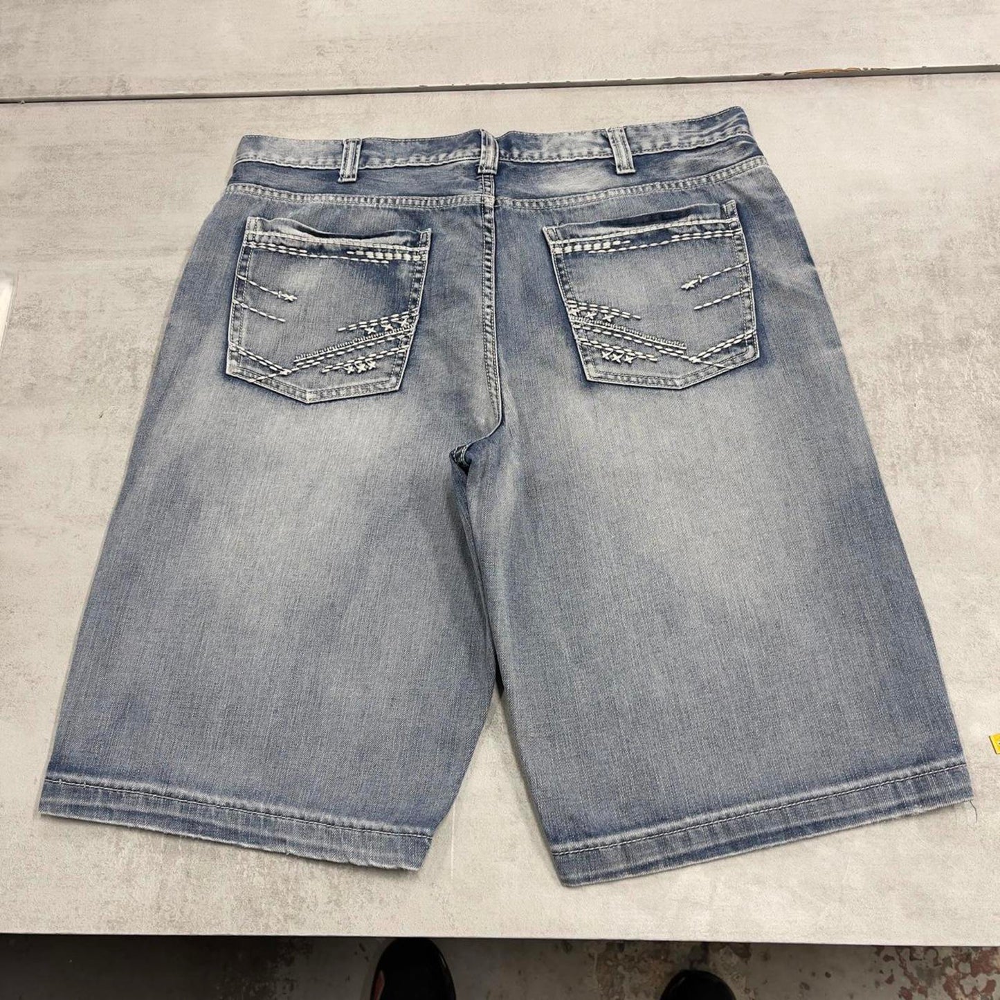Baggy embroidered denim shorts W38