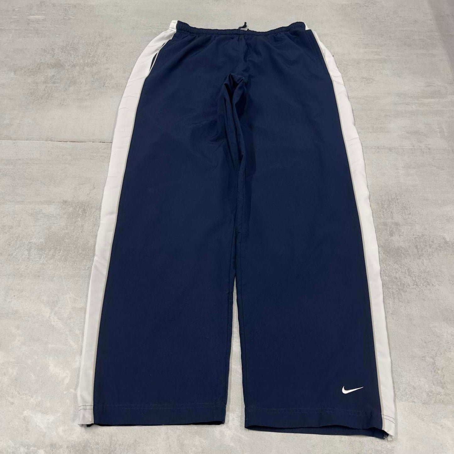 Baggy Nike Trackies XL Navy y2k 00s style loose wide leg joggers embroidered swoosh logo mesh lining