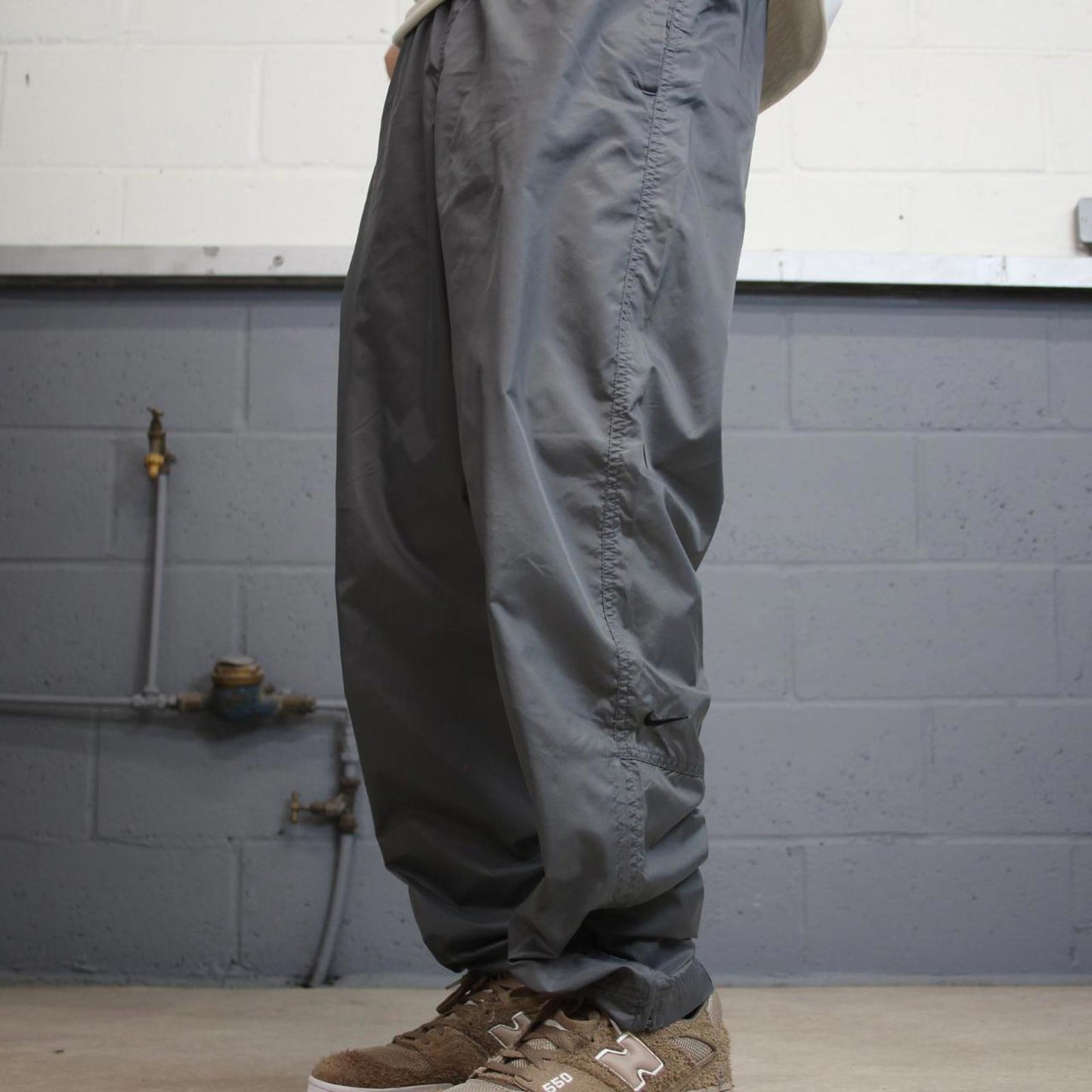 Vintage baggy Nike trackies M loose floaty leg y2k track pants embroidered logo