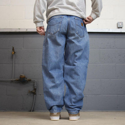 Vintage blue Carhartt jeans W36L30 loose baggy denim 90s style skater jeans patch logo