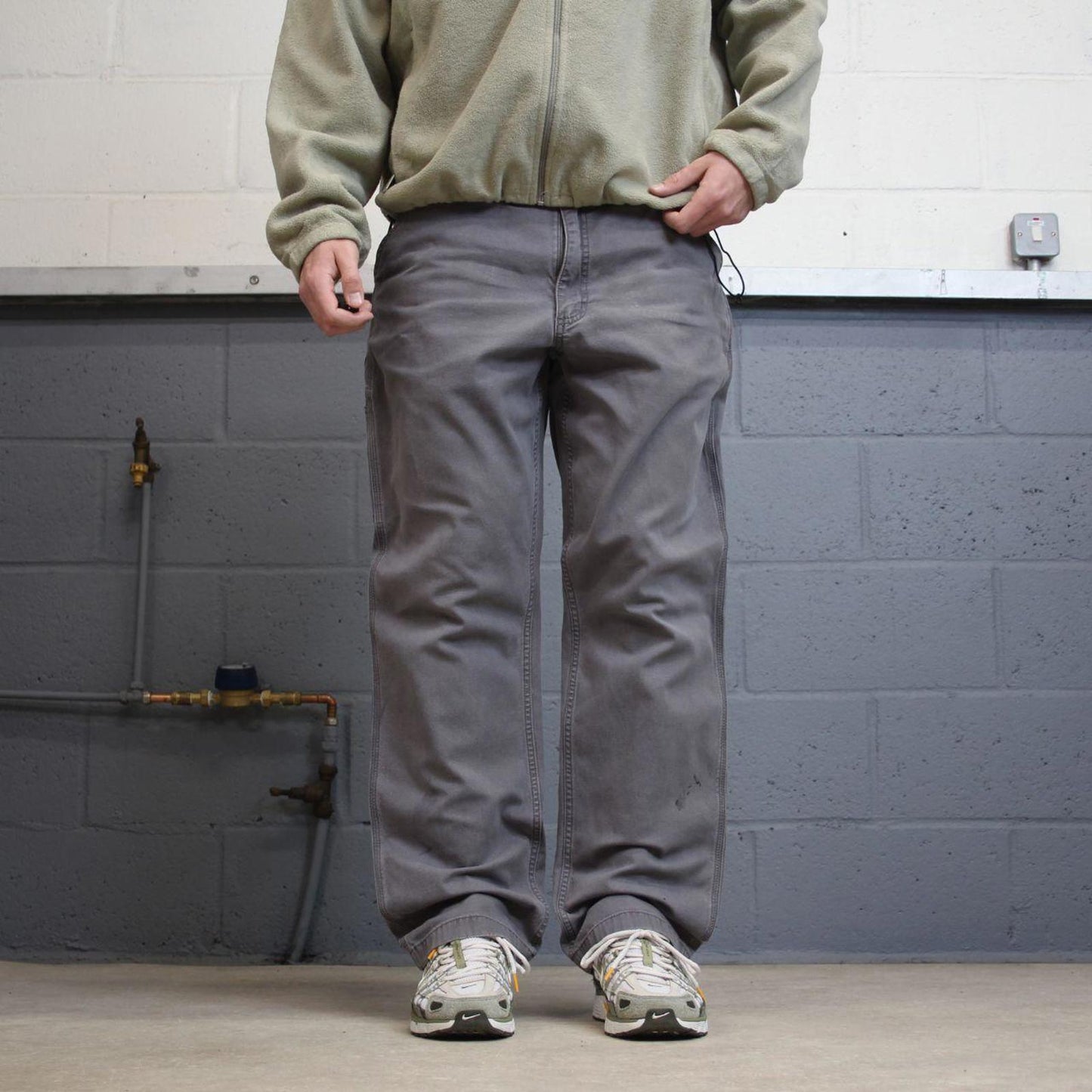 Vintage Carhartt carpenter pants grey 90s skater style W38L32 relaxed carpenters