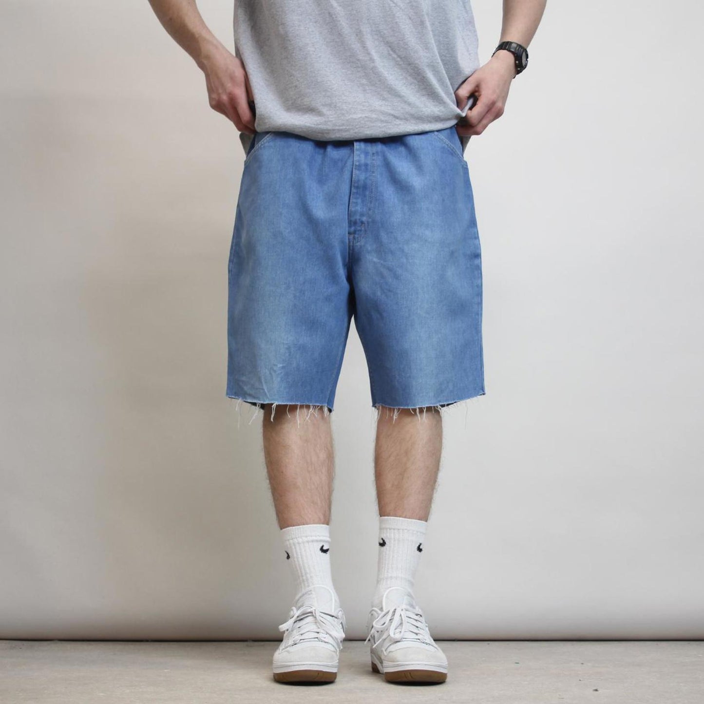 Vintage mens Levi’s jorts W40