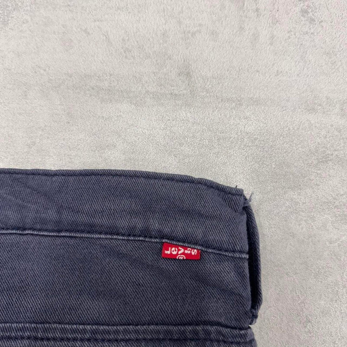 Mens Levi’s shorts W38