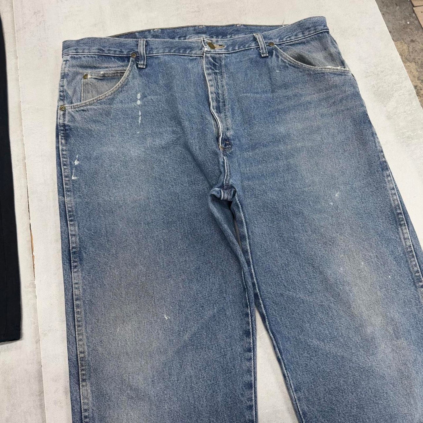 Mens Loose Wrangler jeans W40 L32