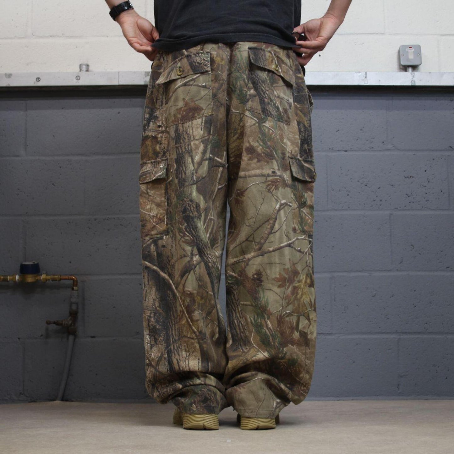 Realtree baggy camo cargo pants loose green Loose floaty leg camouflage hunting trousers