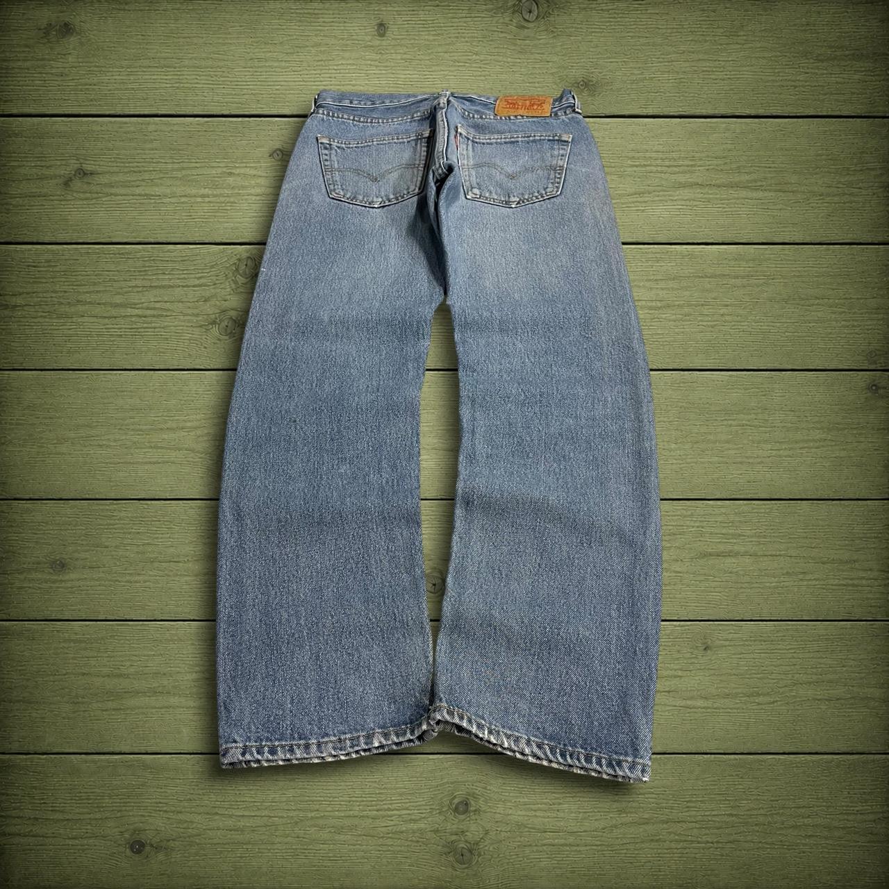 Y2K Levi’s 505 jeans straight leg washed blue Straight fit 5 pocket pants belt loops red tab logo