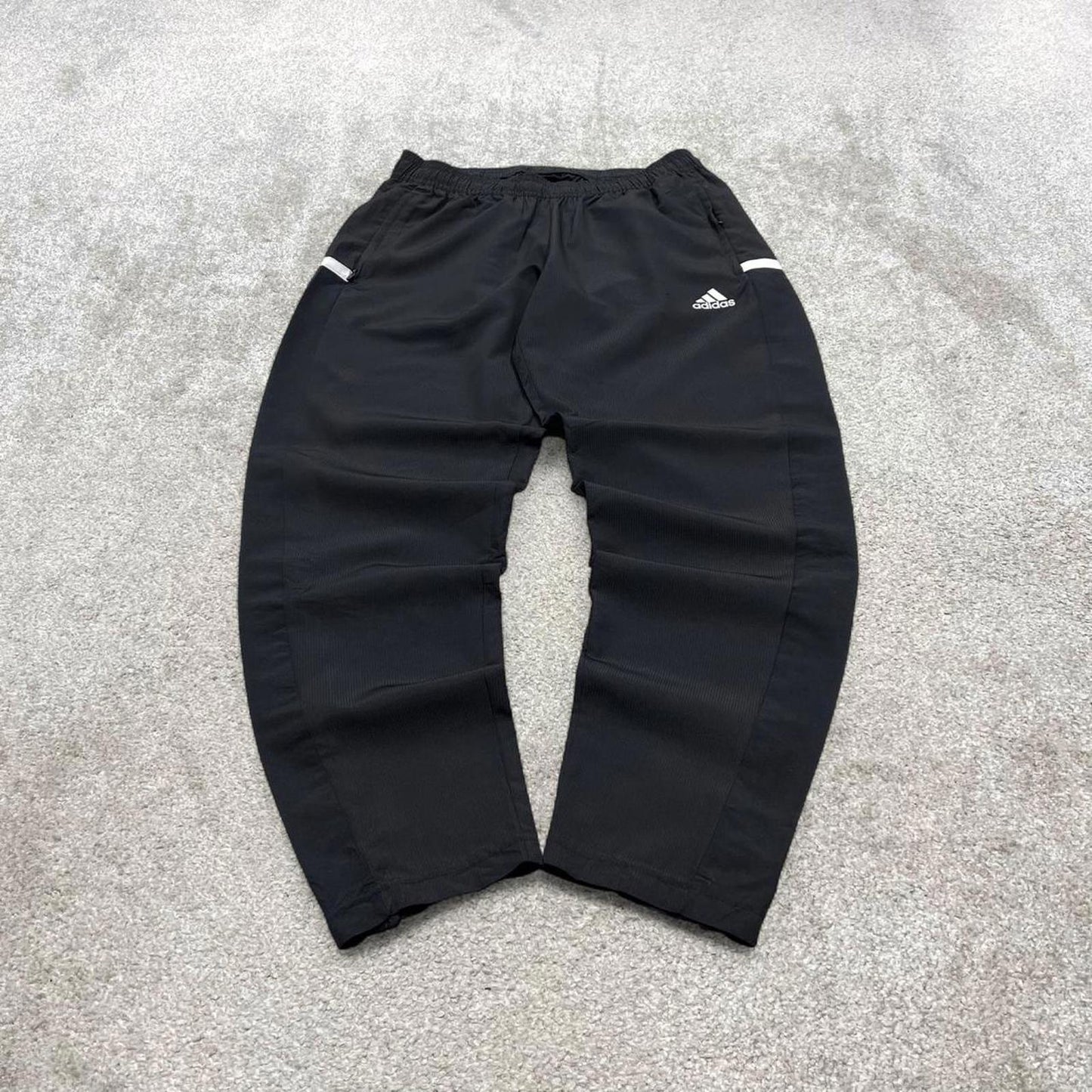 00s Adidas tracksuit bottoms black M 12-14 loose y2k style joggers embroidered track pants trackies