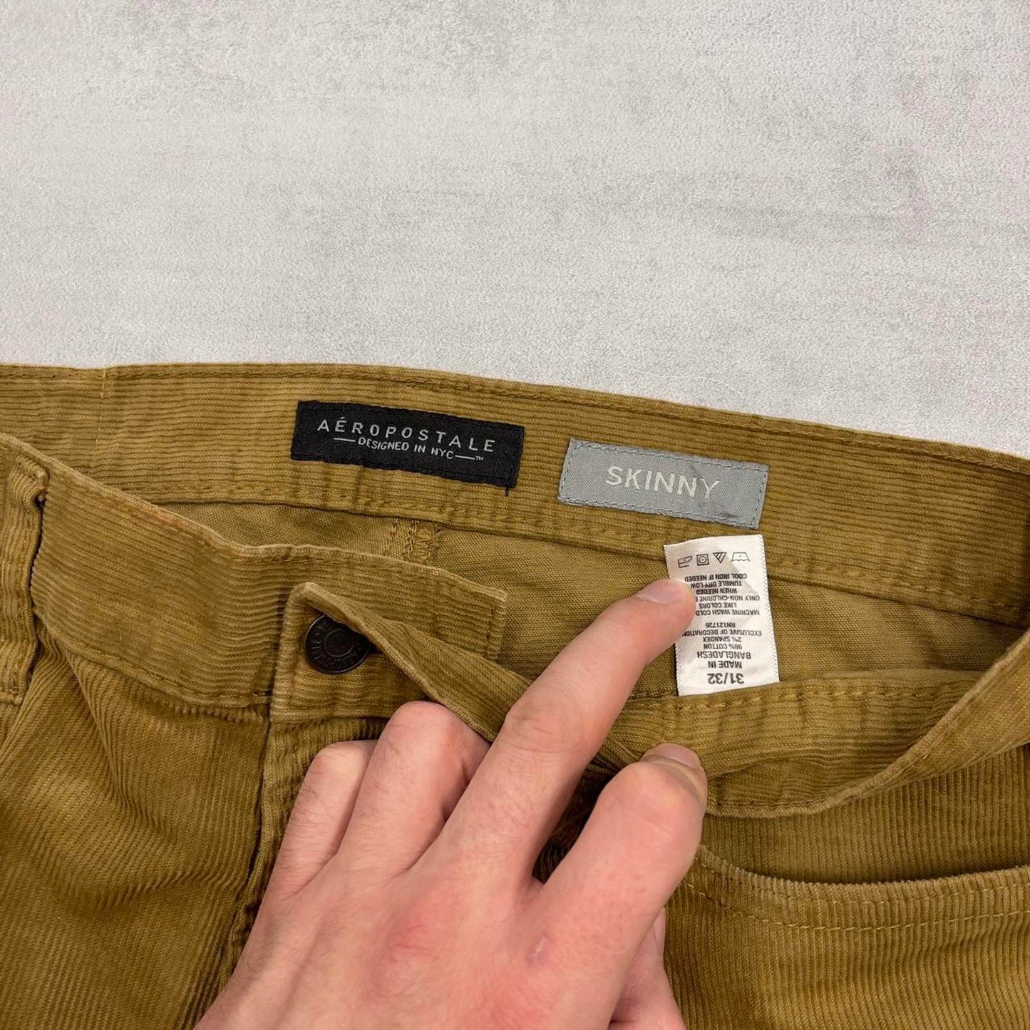 Tan Aeropostale corduroy trousers W32L32 skinny cord pants
