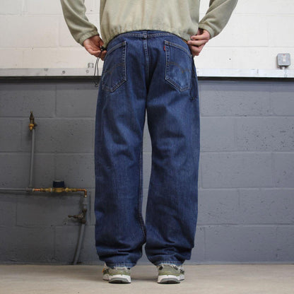 Vintage Y2K Levi’s 505 jeans blue Straight leg 00s style denim pants red tab logo