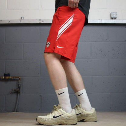 Nike sports shorts y2k black red Dri-Fit comfy floaty summer gym shorts