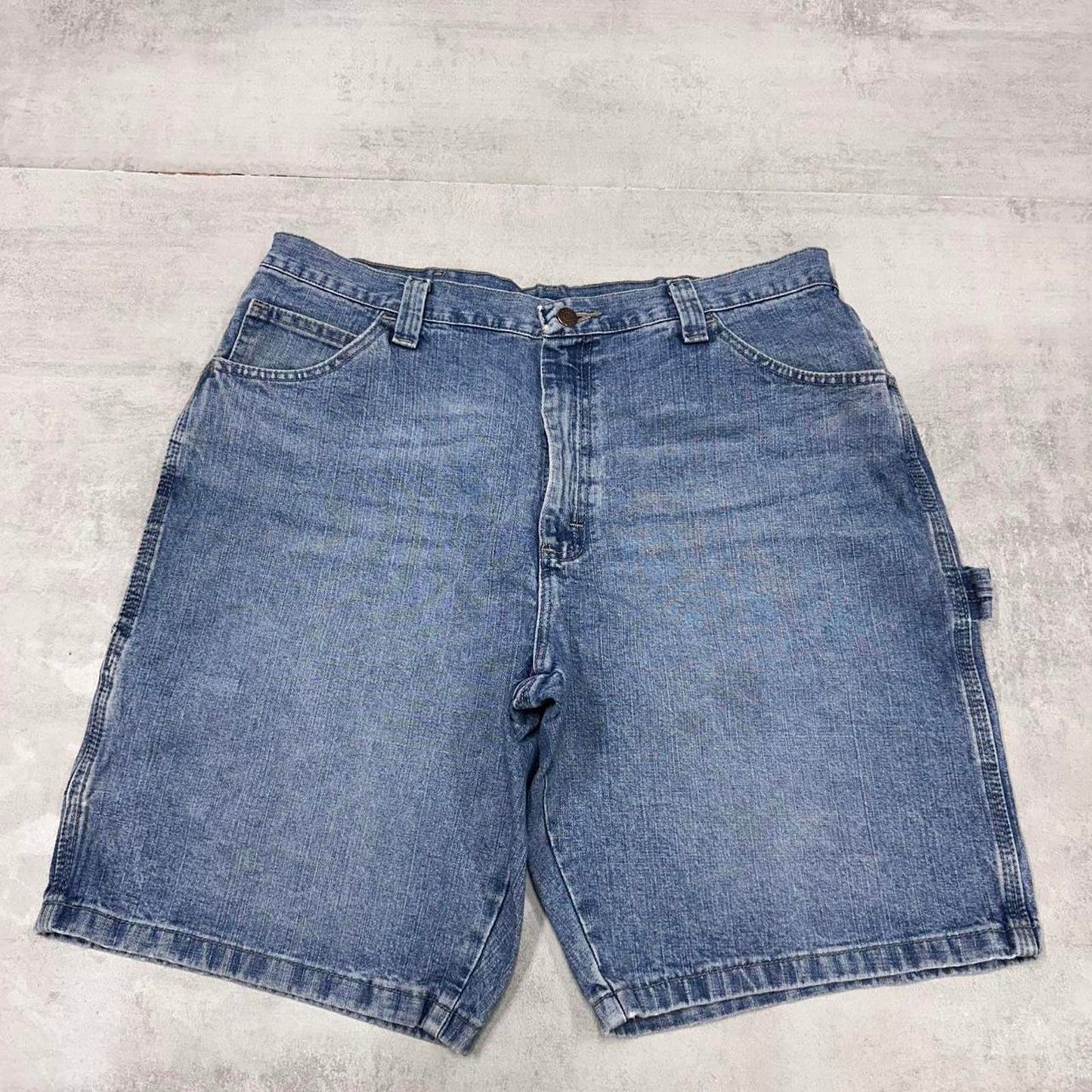 Mens Wrangler Carpenter jorts W36