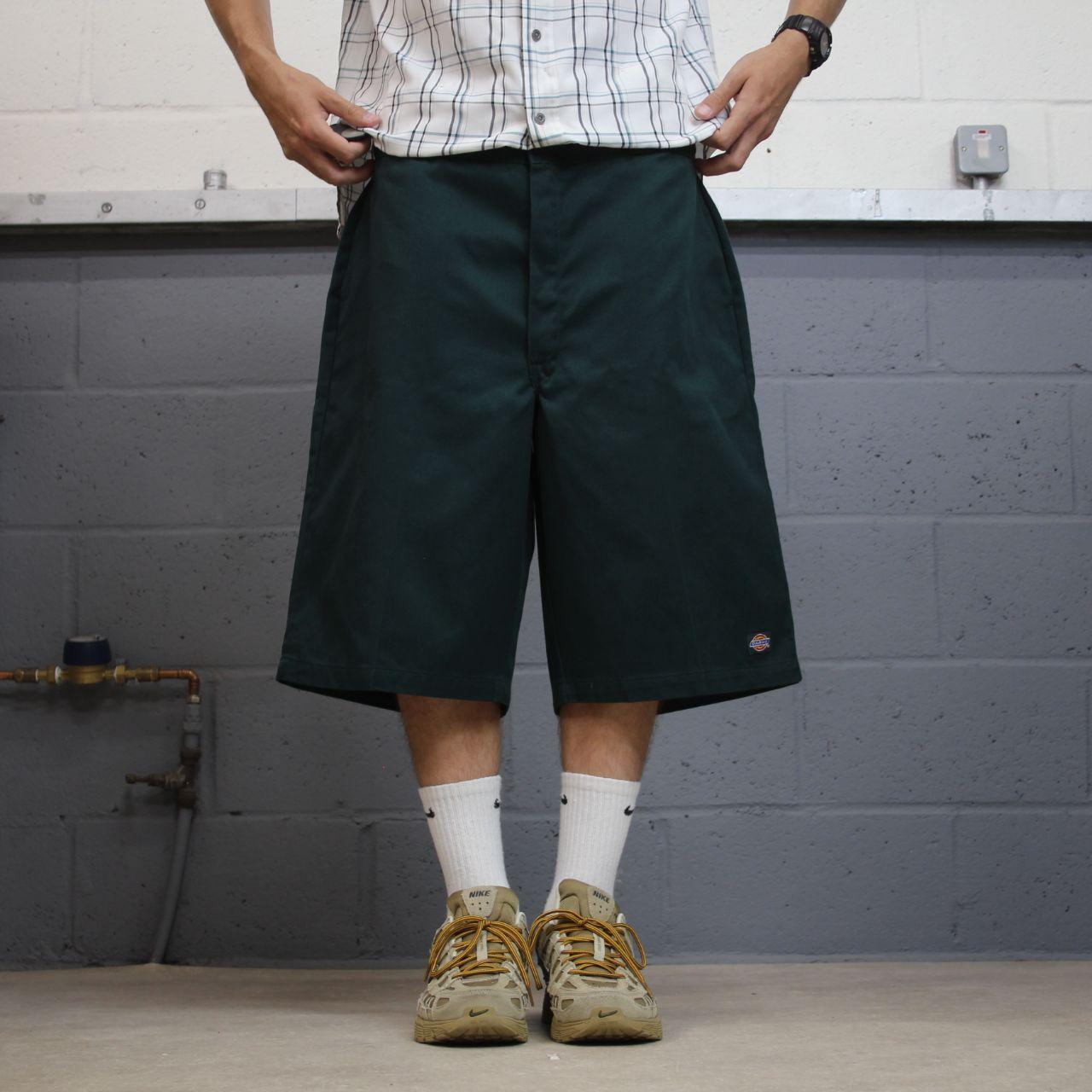 Dickies baggy chino shorts carpenter green Chino style skater shorts long wide leg festival