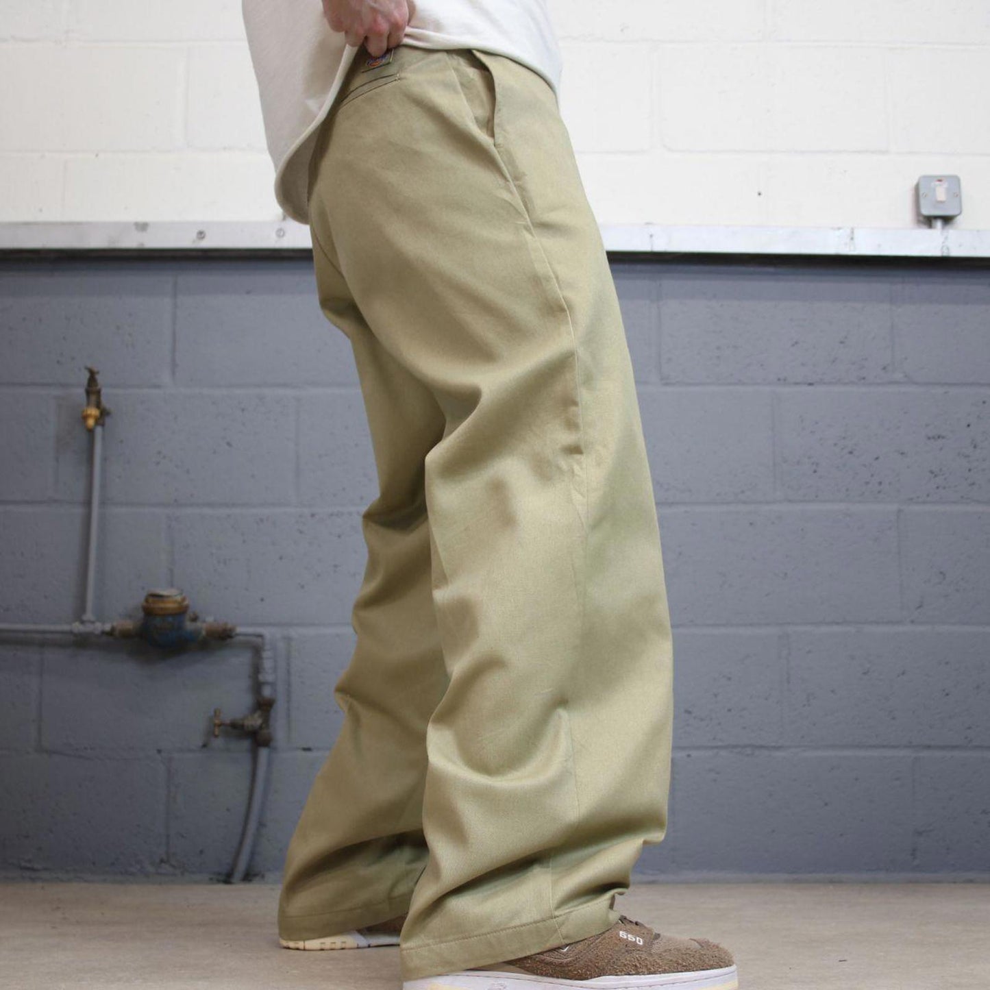 Baggy Dickies pants W34 L32 khaki beige loose twill chino style skater pants