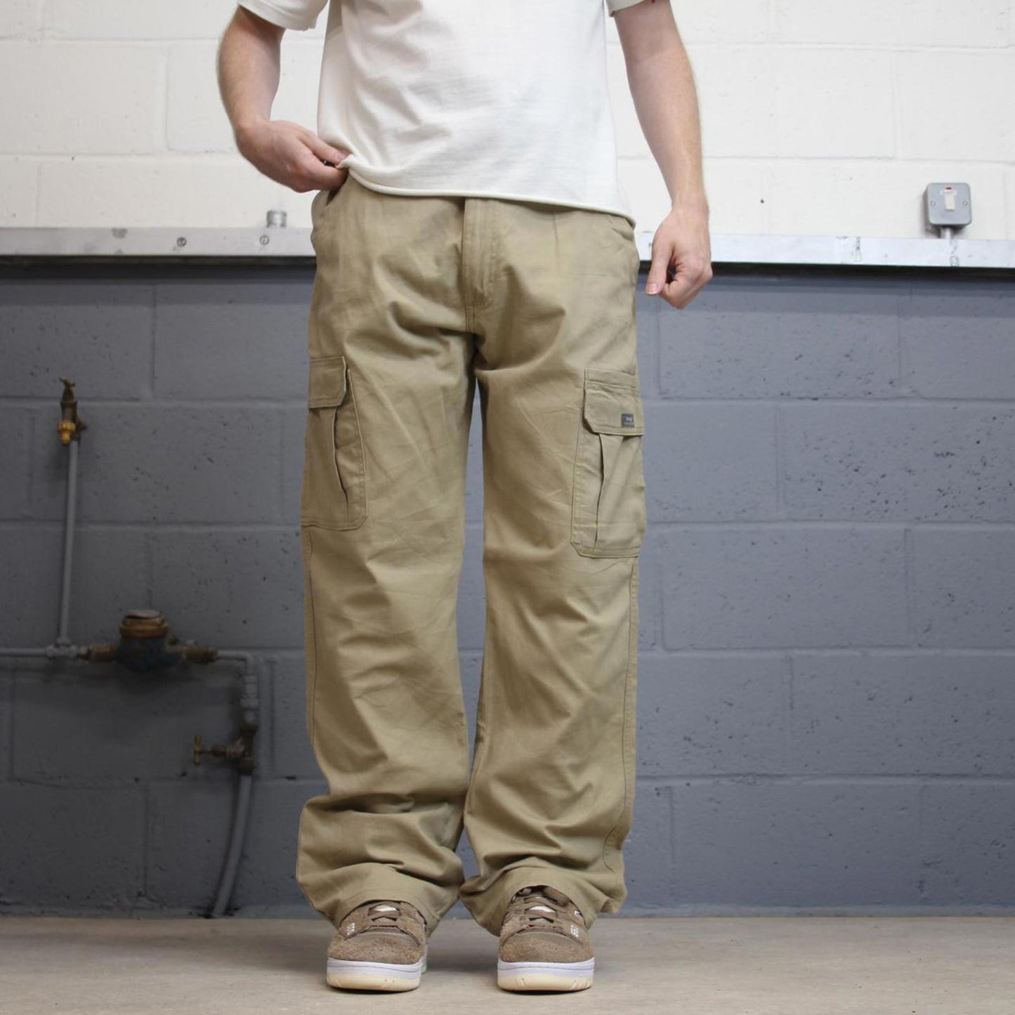 Wrangler cargo pants W34 L32 khaki loose relaxed skater cargos