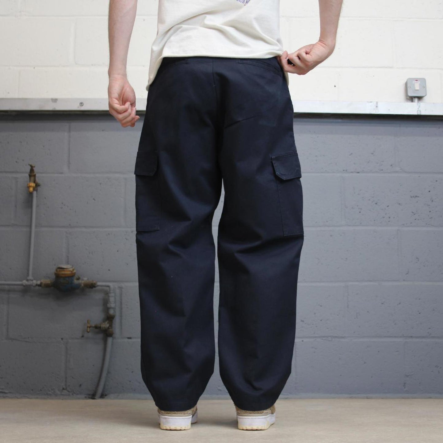 Navy Dickies cargo trousers W34L30 loose utility pocket cargo skater style