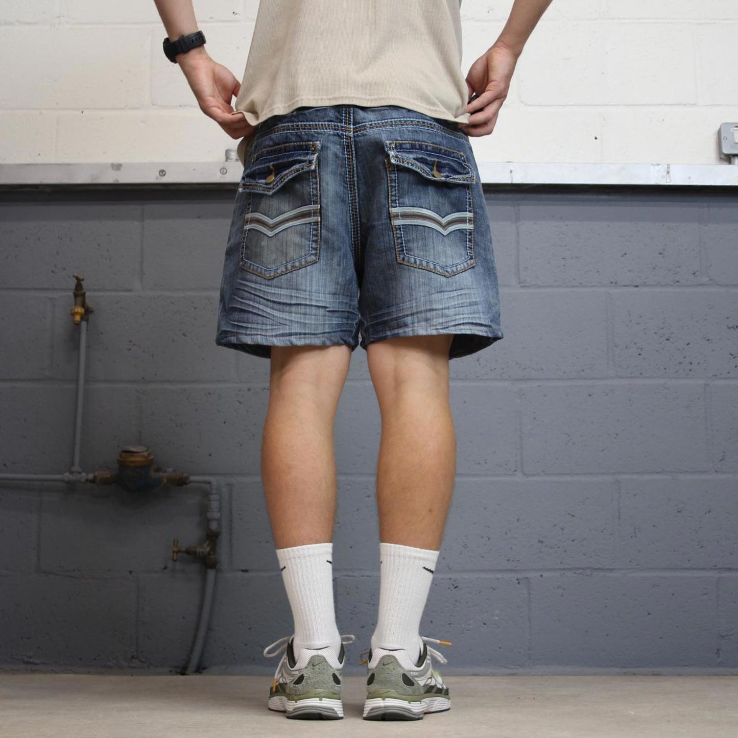 Blue embroidered Chams jorts W40