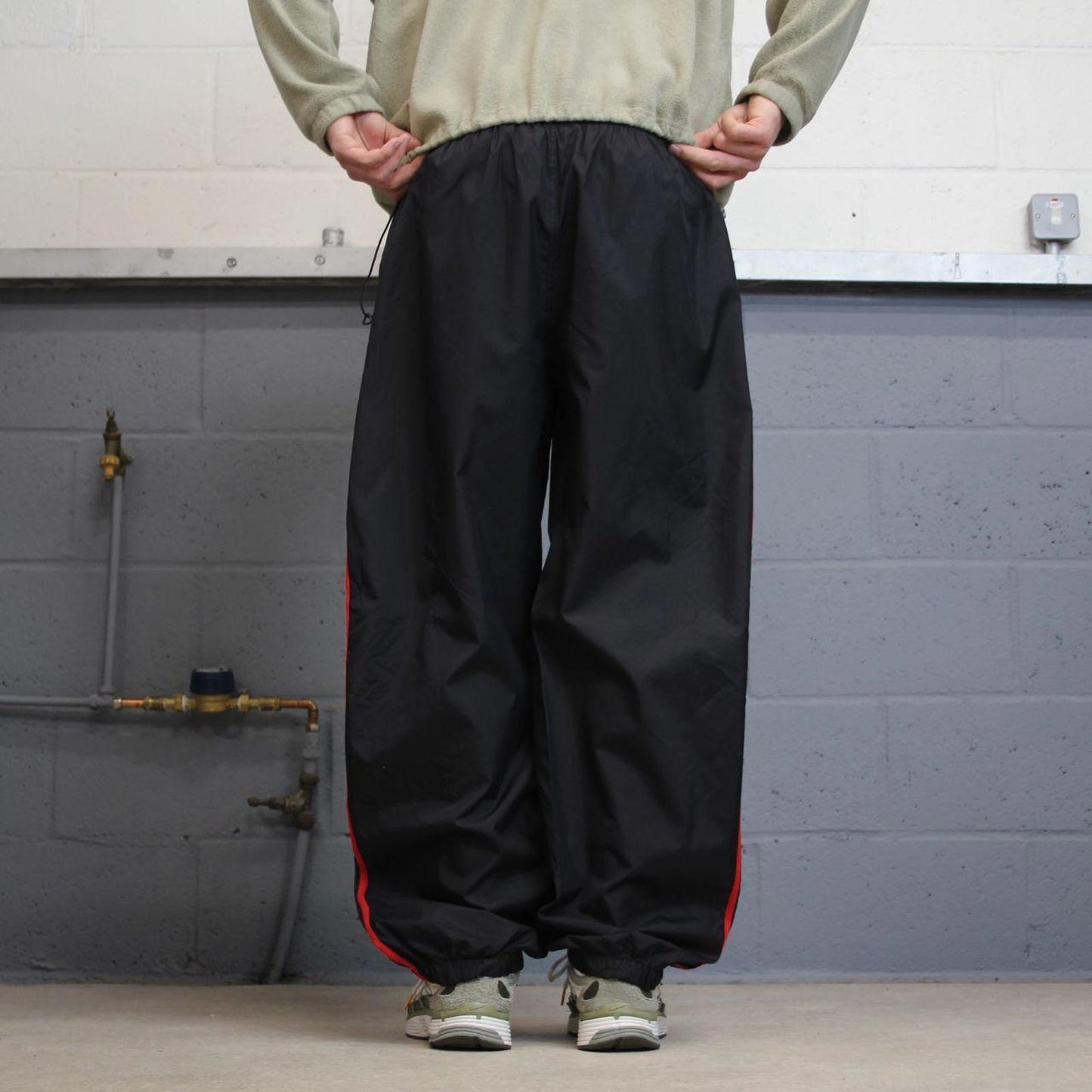 Vintage baggy Y2K Starter tracksuit bottoms black Unlined embroidered logo gym loose track pants