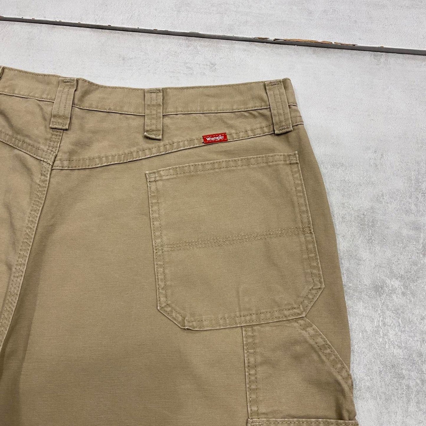 Mens baggy Wrangler carpenter shorts W40