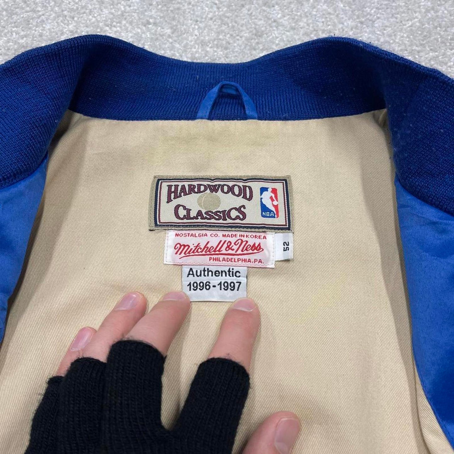 Vintage 90s NBA New York Knicks bomber jacket XL Hardwood Classics men's blue varsity