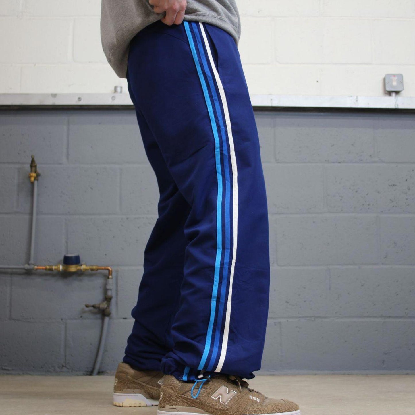 Vintage Y2K Adidas tracksuit bottoms navy Side stripe design mesh lined gym track pants