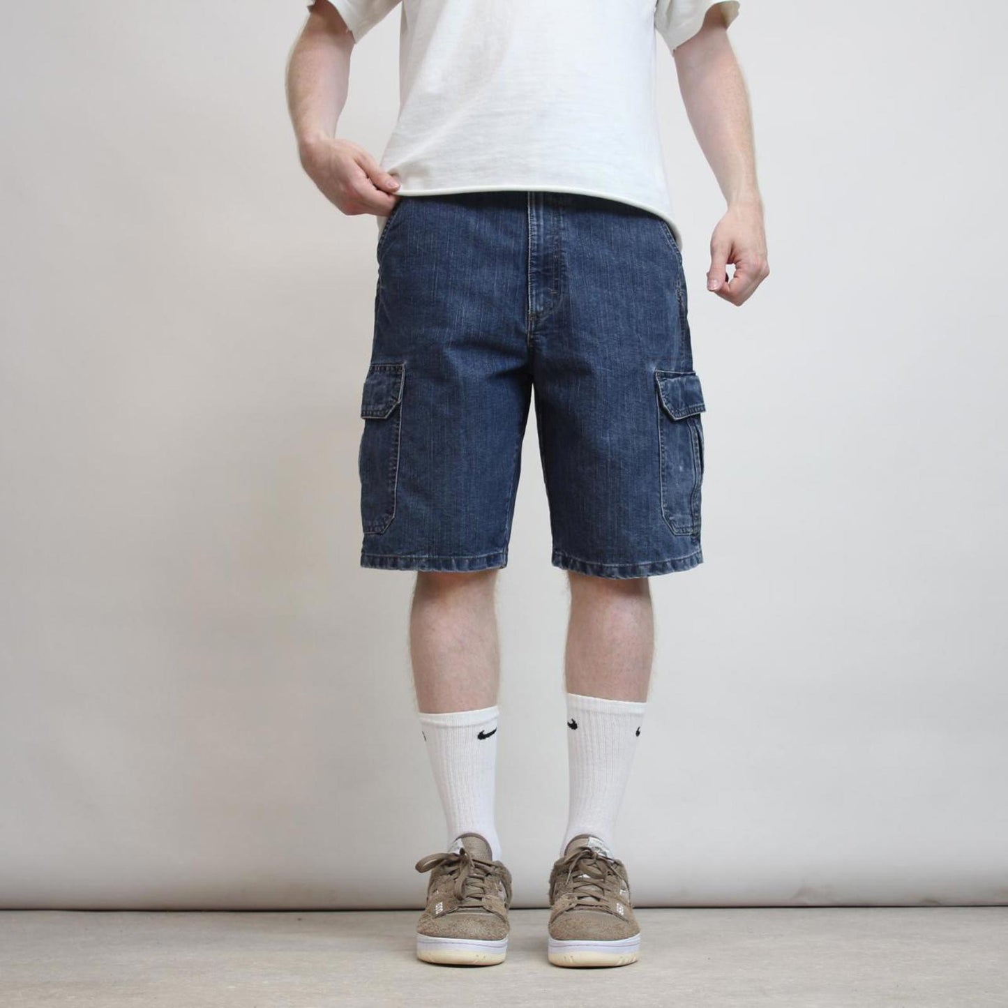 Mens baggy Wrangler cargo jorts W32