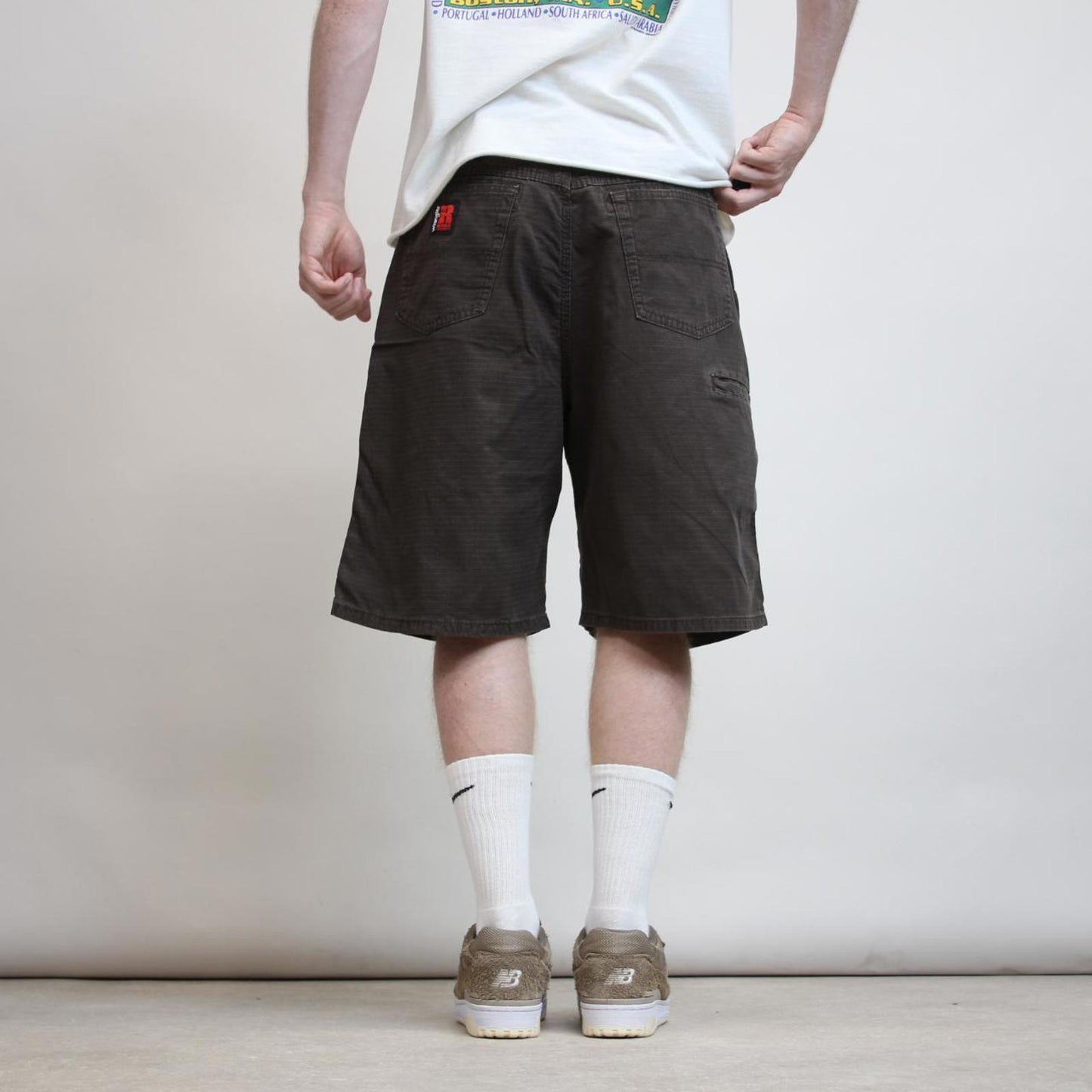 Mens baggy Wrangler carpenter shorts W36