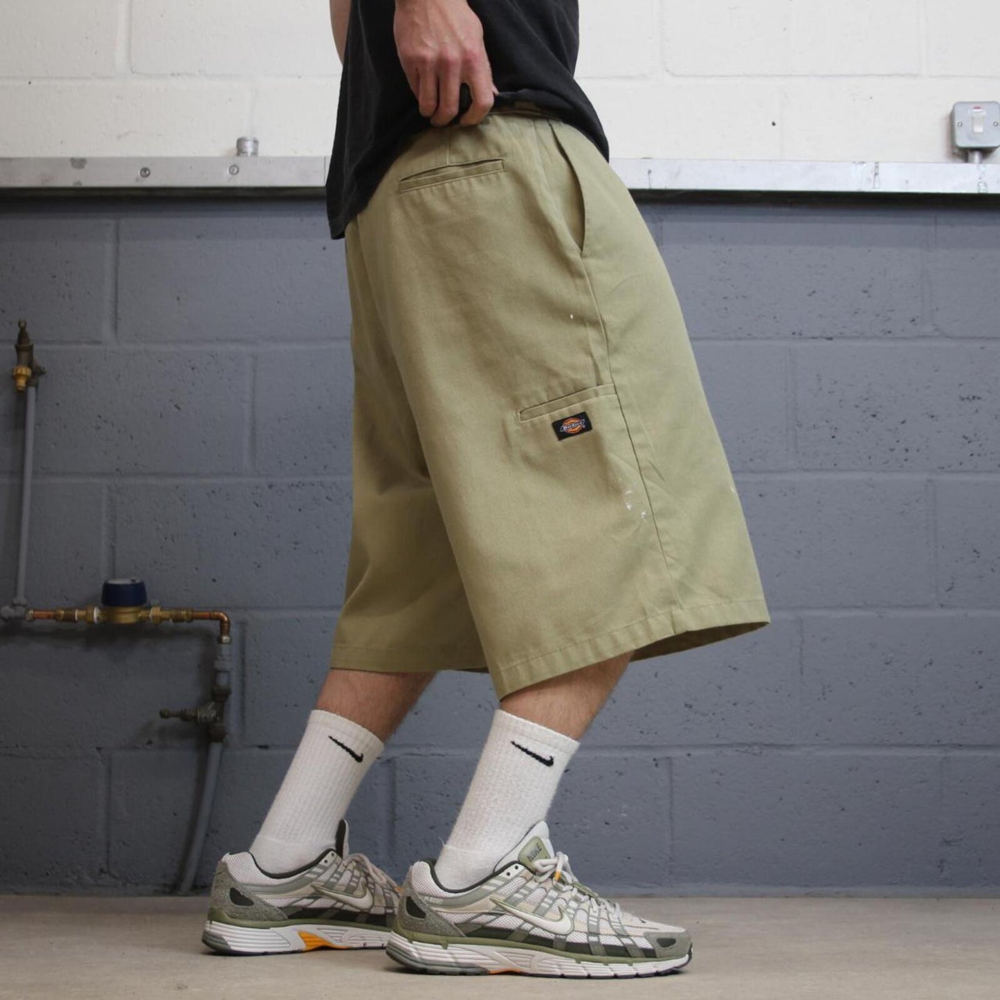 Dickies extra baggy carpenter shorts khaki Chino style skater shorts long wide leg festival