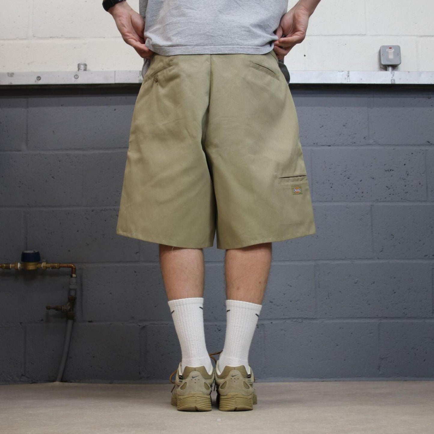 Dickies baggy carpenter shorts khaki Loose twill chino style skate shorts