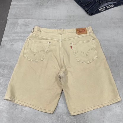 Beige Levi's 550 jorts W36