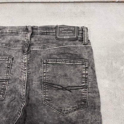 Mens Signature Levi’s shorts W30