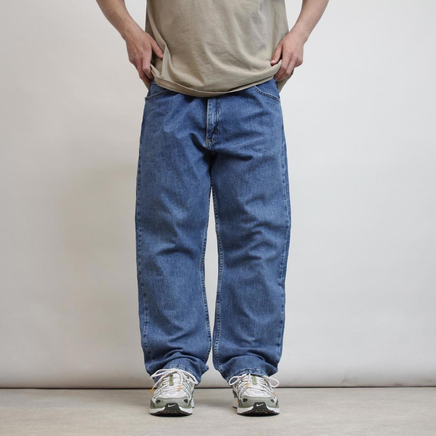 Mens Wrangler jeans W40 L30 blue loose denim skater pants