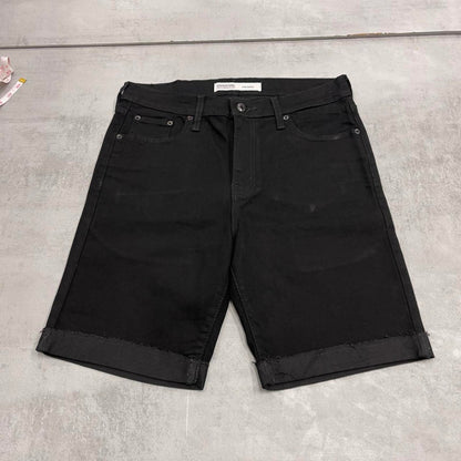 Black Levi’s jorts W32