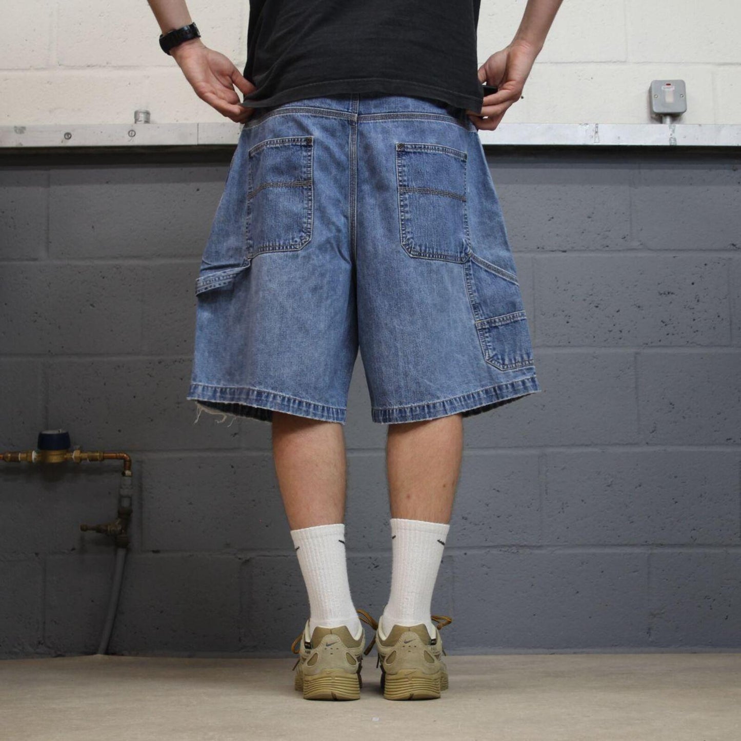 Baggy denim shorts carpenter blue Cherokee skater style summer festival cargo jorts