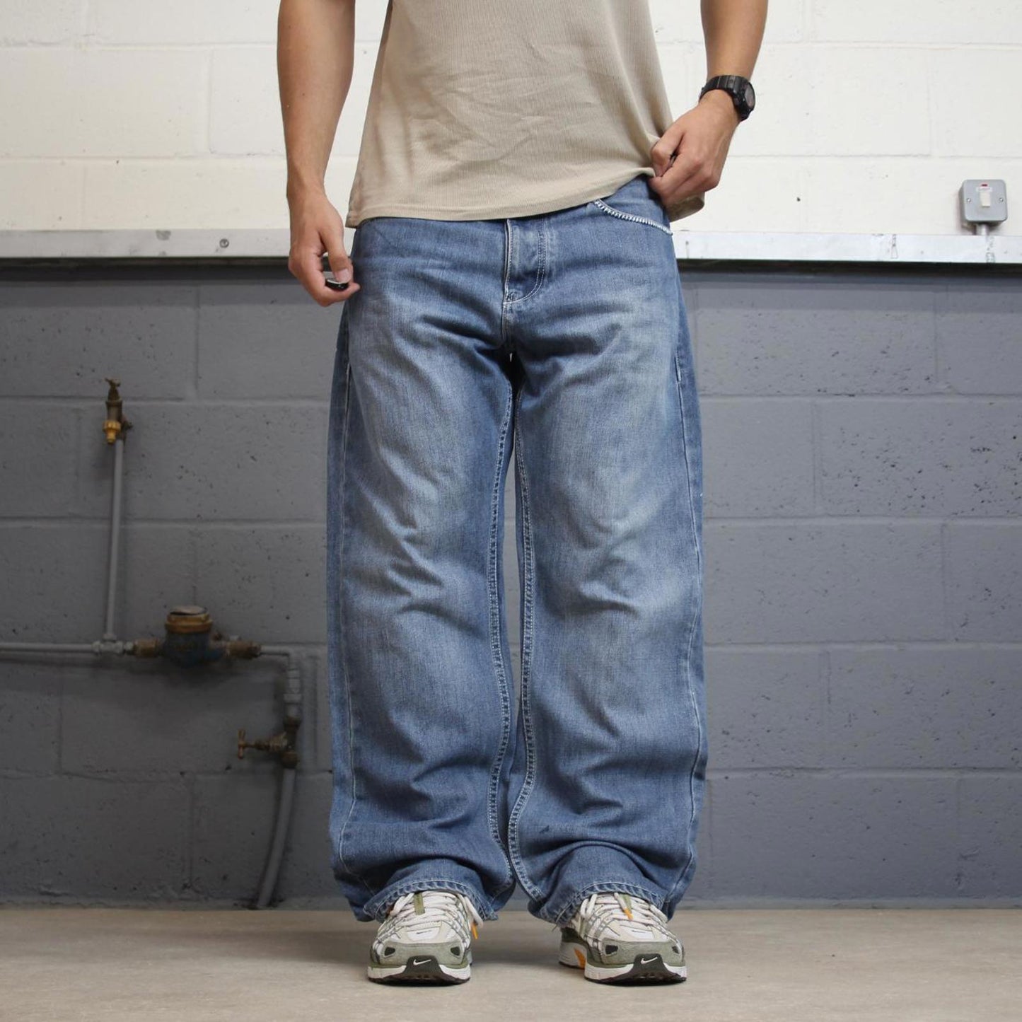 Baggy Coogi jeans W36 L34 blue loose embroidered wings design 90s y2k style skater jeans