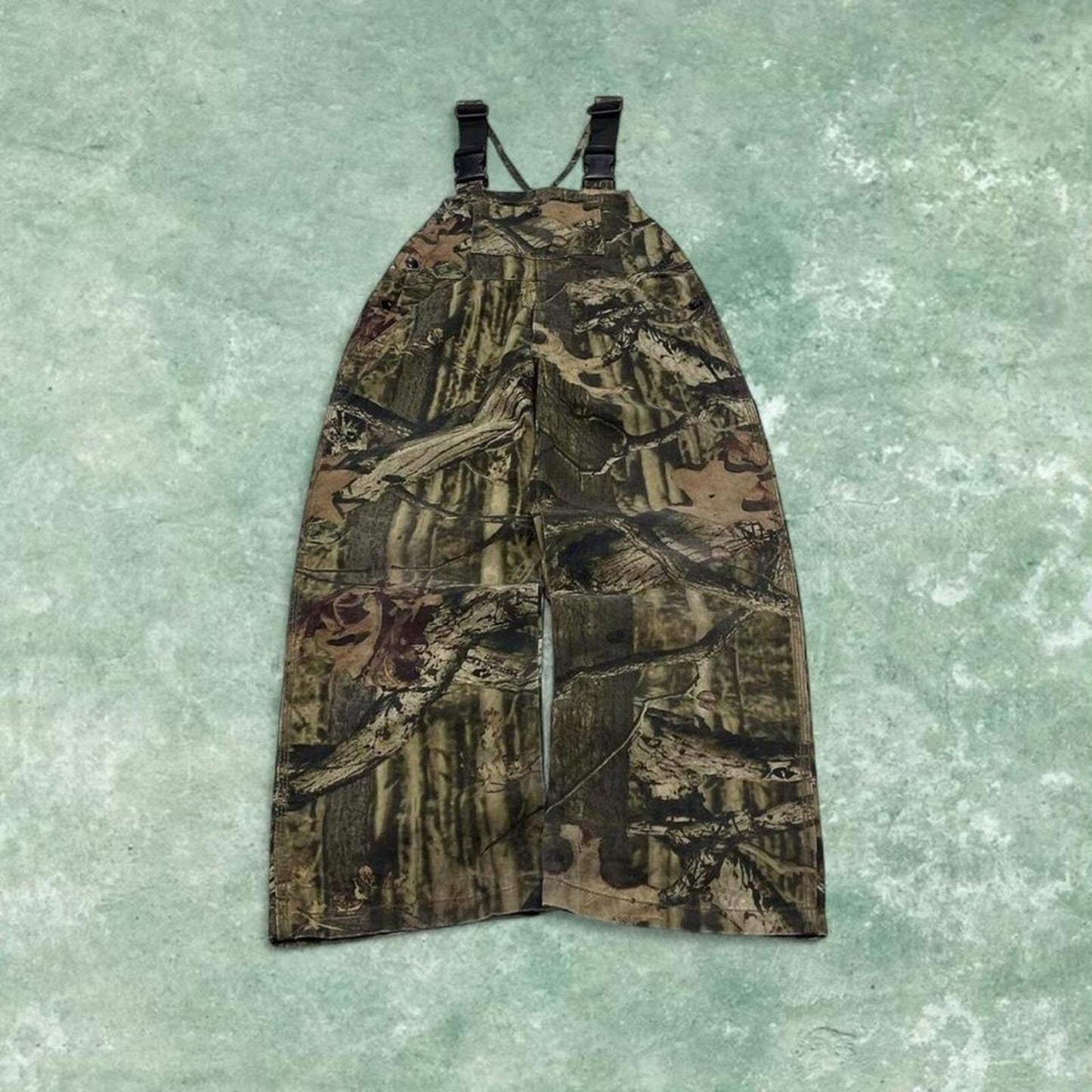 Y2k Mossy Oak camo dungarees green Russell Outdoors tree camouflage bib overalls