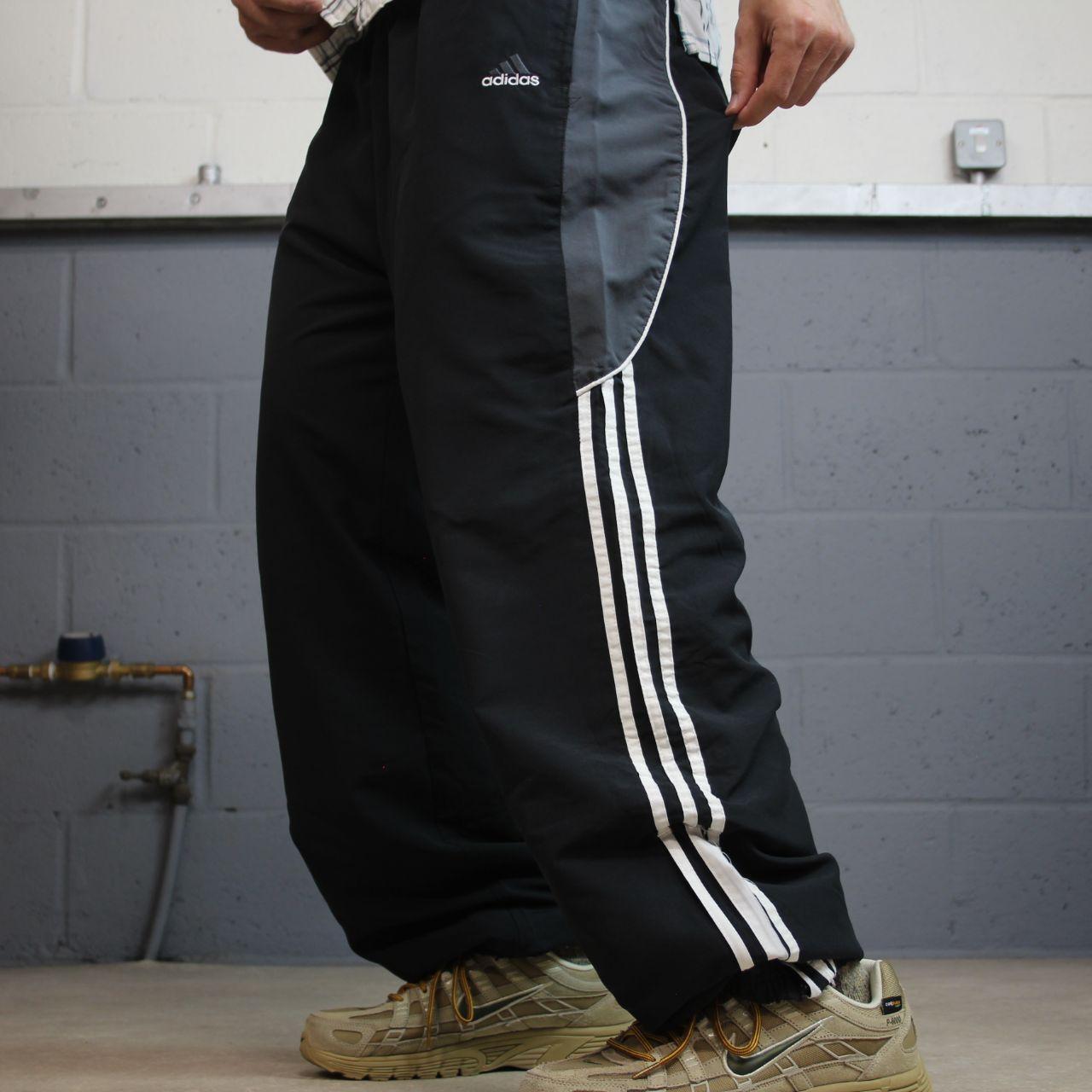 Adidas tracksuit bottoms black Y2K XL Embroidered logo, pockets, drawstring & elasticated waist