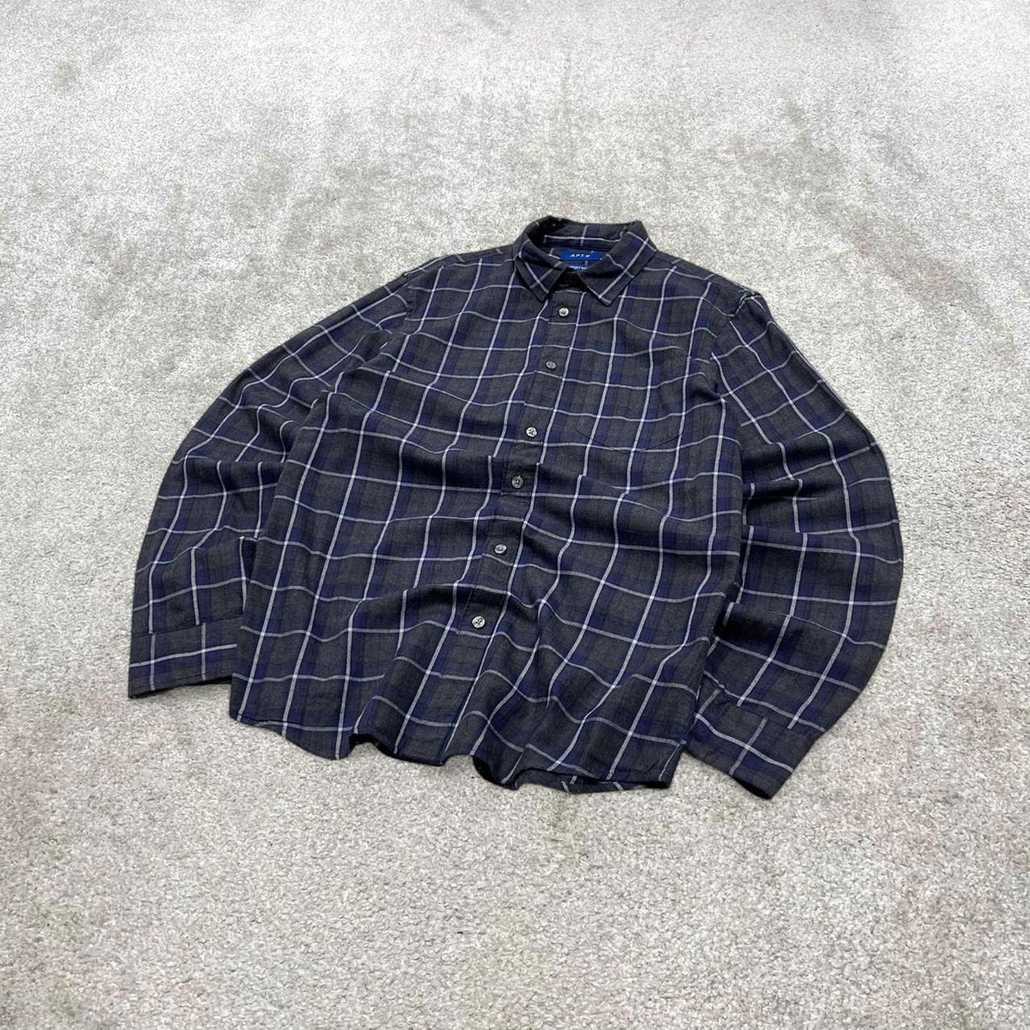 Checkered plaid flannel shirt autumnal XL grey APT. 9 men's long sleeve button up y2k style