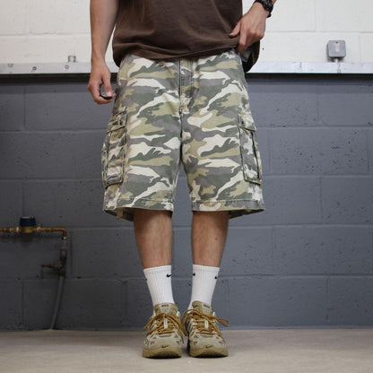 Carhartt baggy camo cargo shorts canvas green Camouflage relaxed fit skate style summer shorts